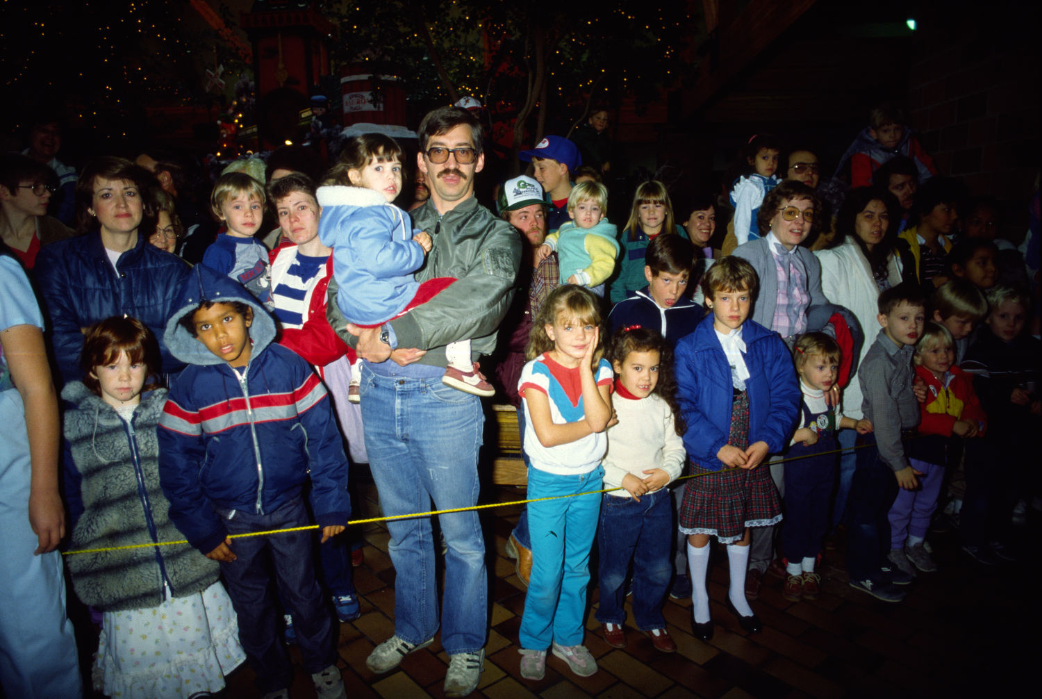 Line to meet Santa Claus at Rimrock Mall, 1984